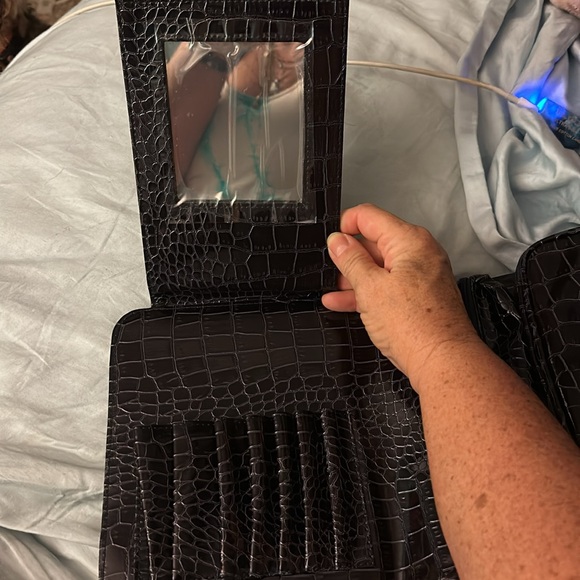 Brushes - Picture 3 of 5